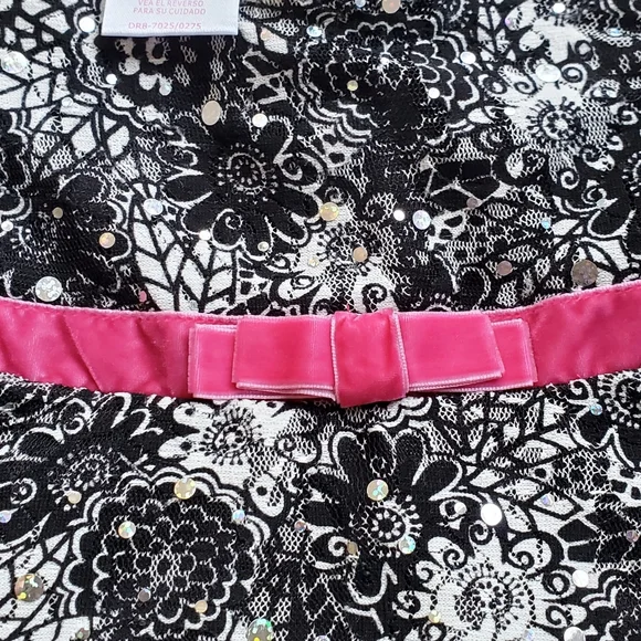 Dress - Picture 2 of 8